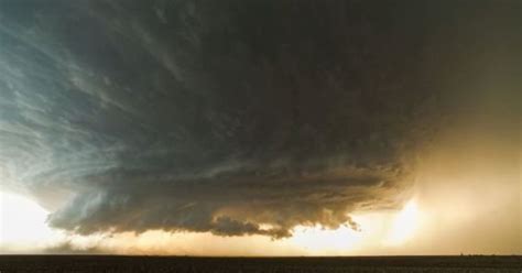 Phénomènes dangereux en aviation : Les orages – .